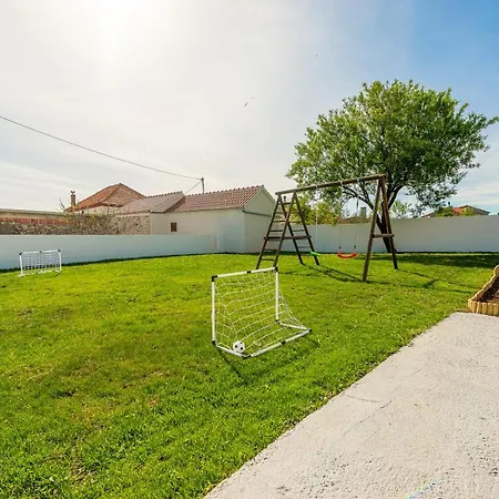 Holiday home Idassa *